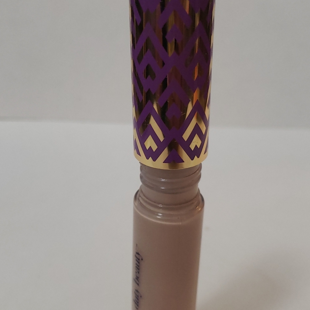 Concealer - Picture 3 of 4